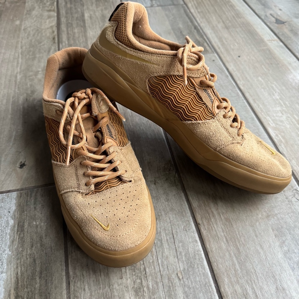 Nike Mens ISHOD Wair Wheat Skate Shoe 10.5